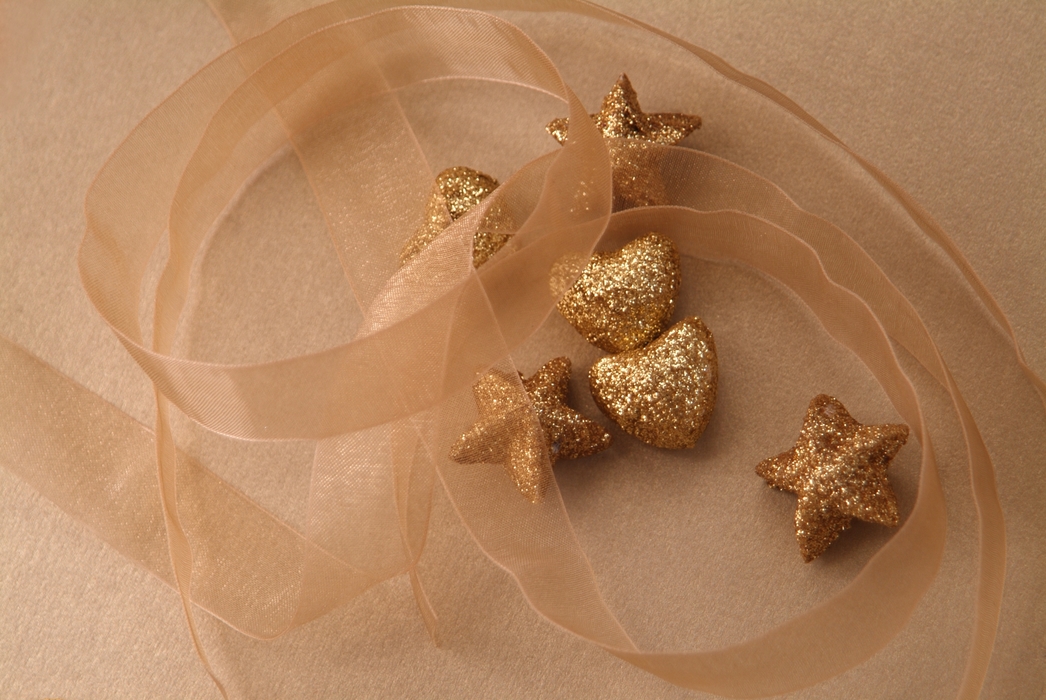 Christmas Ornaments: Gold Stars and Hearts
