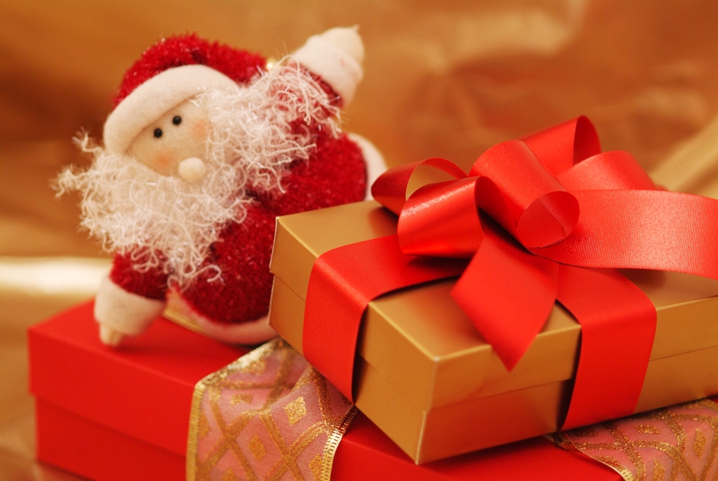 Christmas Ornaments: Santa with Red Ribbon & Gift